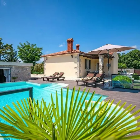 Amneris Vikendica Labin (Istria)