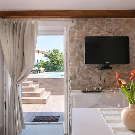 Amneris Holiday home