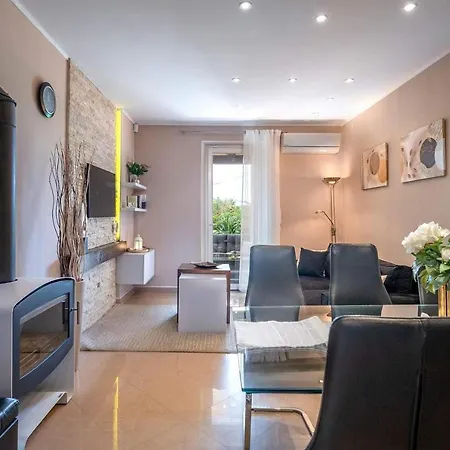 Amneris Holiday home *