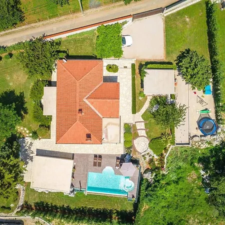 Holiday home Amneris *