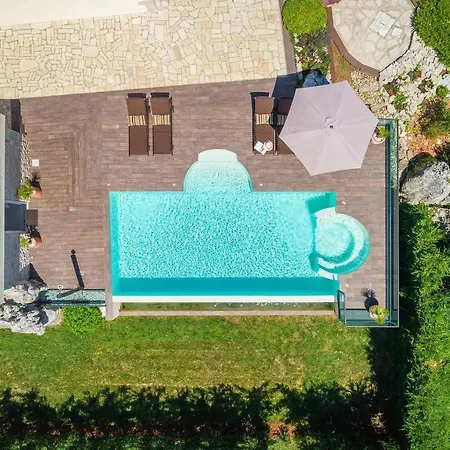 Amneris Holiday home *